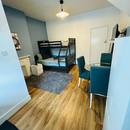 London Guest Studios 8 Экстерьер фото